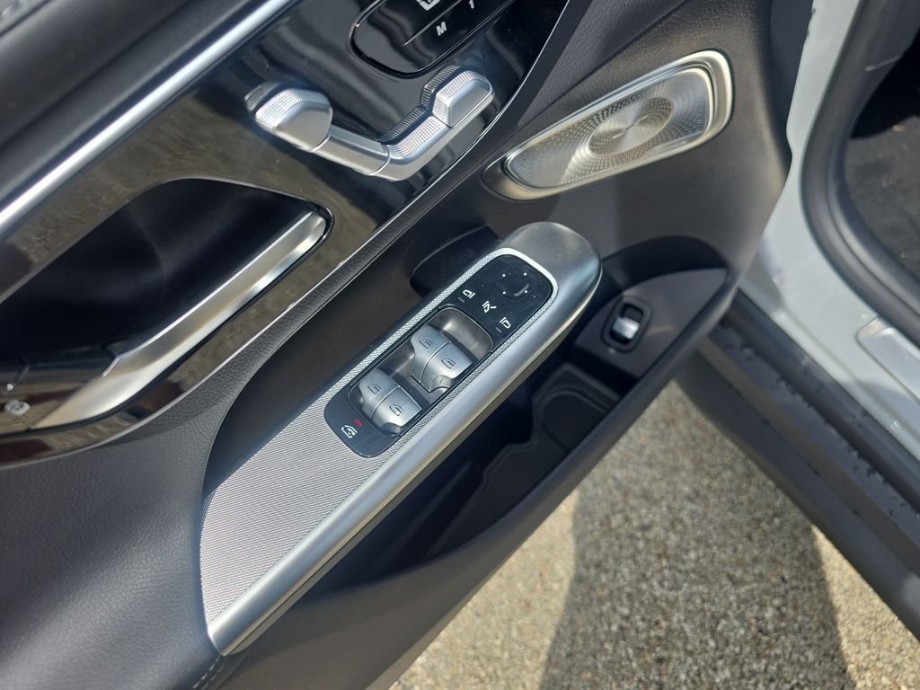 New 2026 MANUFAKTUR Alpine Grey Mercedes-Benz GLC 300 image 11