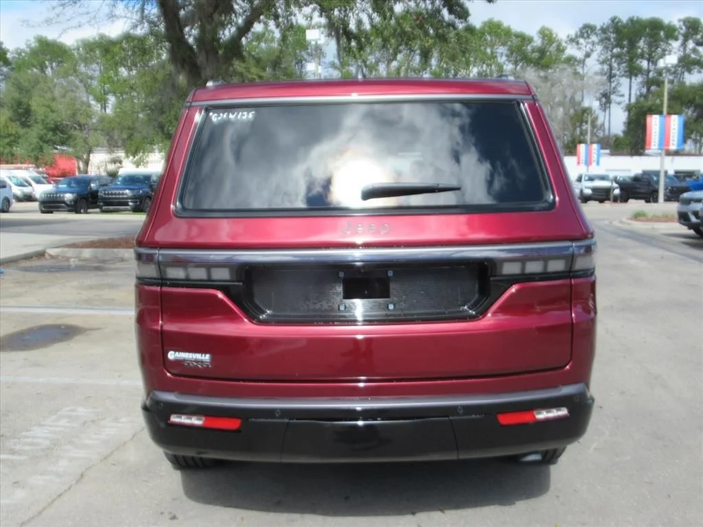 New 2026 Velvet Red Pearl-Coat Exterior Paint Jeep Limited Altitude image 5