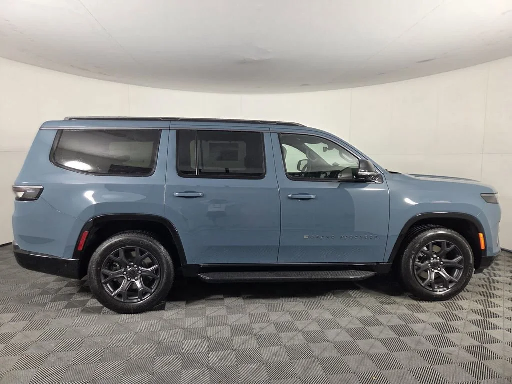 New 2026 Steel Blue Exterior Paint Jeep Limited Altitude image 5