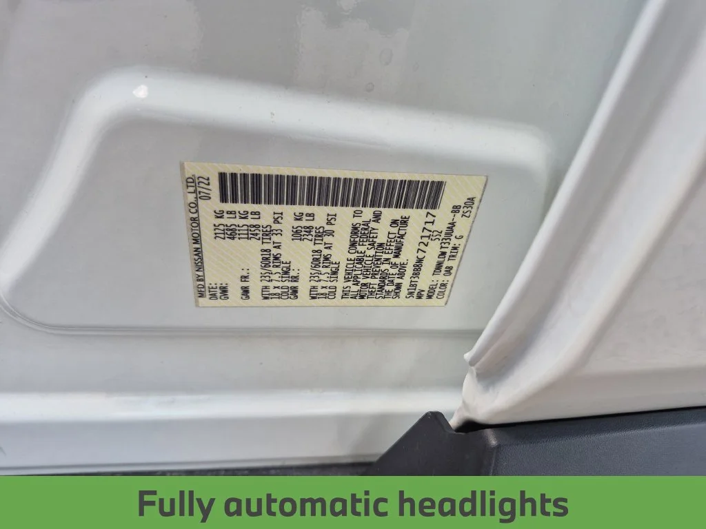 Used 2022 White Nissan SV image 31