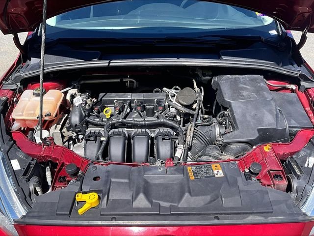 Used 2015 Red Ford SE image 10