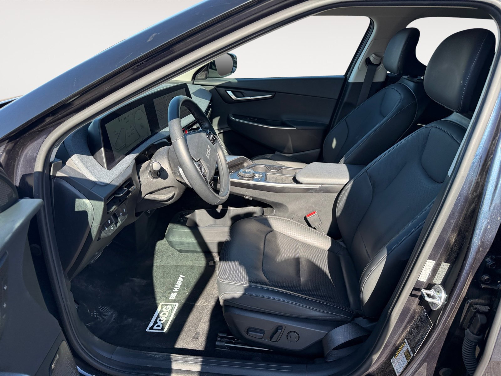 Used 2022 Blue Kia Wind image 10