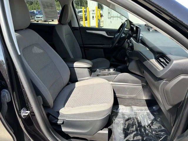Used 2022 Black Ford SE image 26
