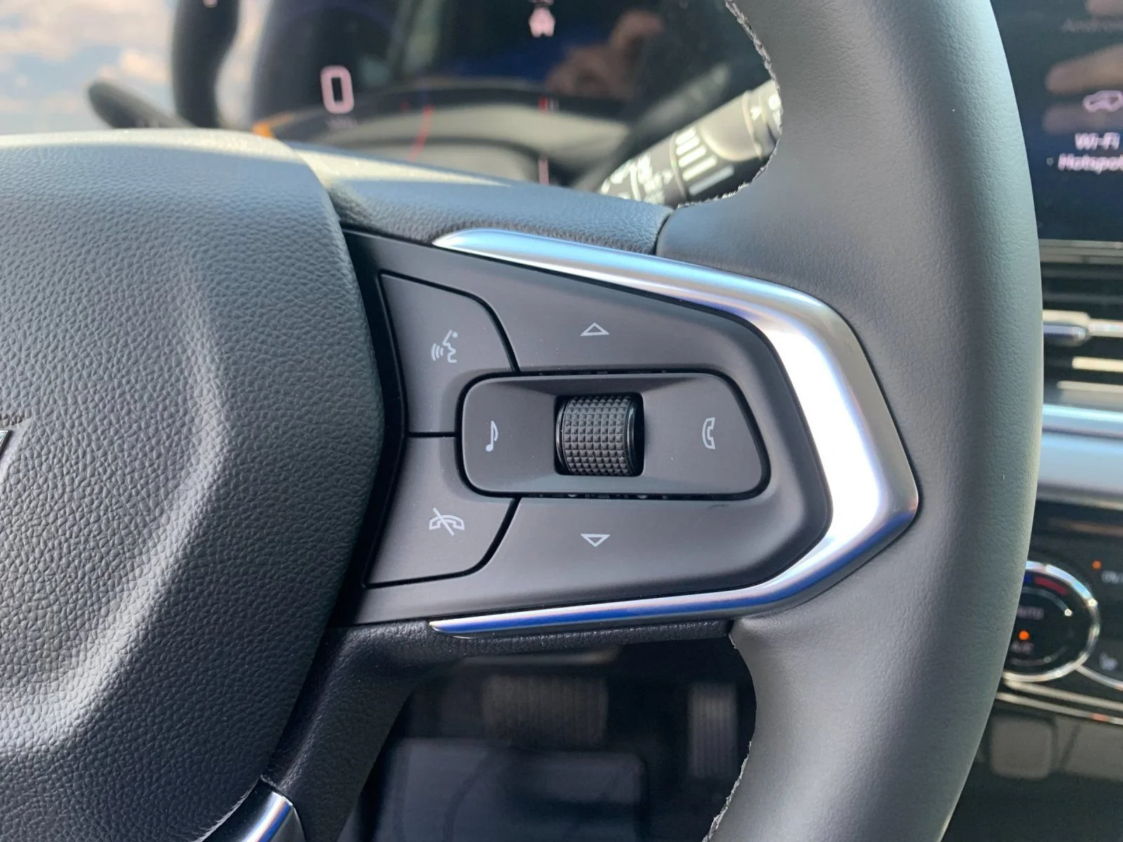 2026 Chevrolet Trax LT - Photo 27