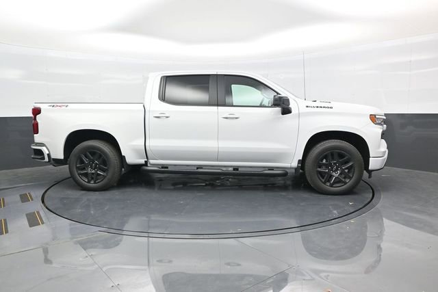 New 2026 Summit White Chevrolet RST image 8