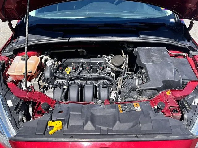 Used 2015 Red Ford SE image 10