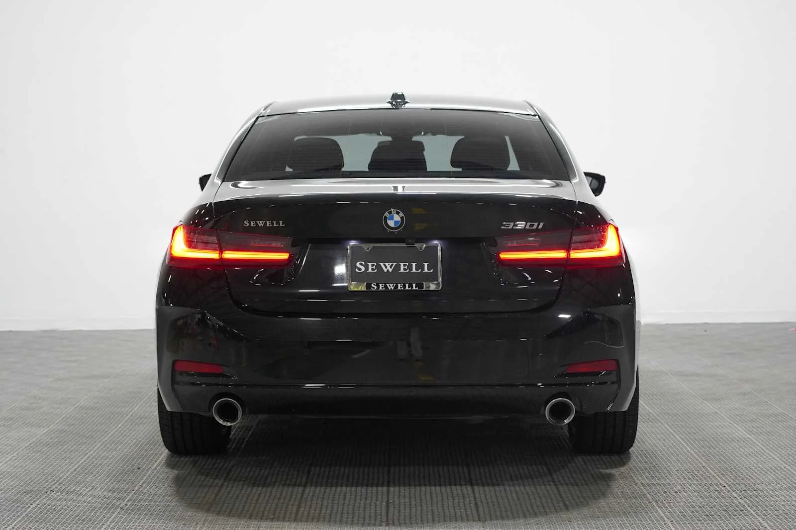 Certified Used 2024 Black Sapphire Metallic BMW 330i image 5