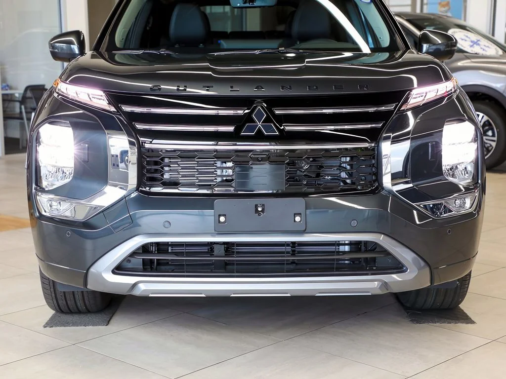 New 2026 Graphite Gray Mitsubishi SEL image 32