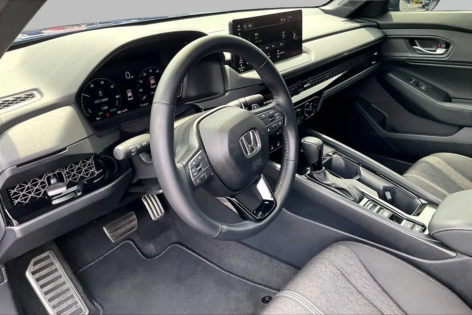 Used 2025 Still Night Pearl Honda Sport image 16