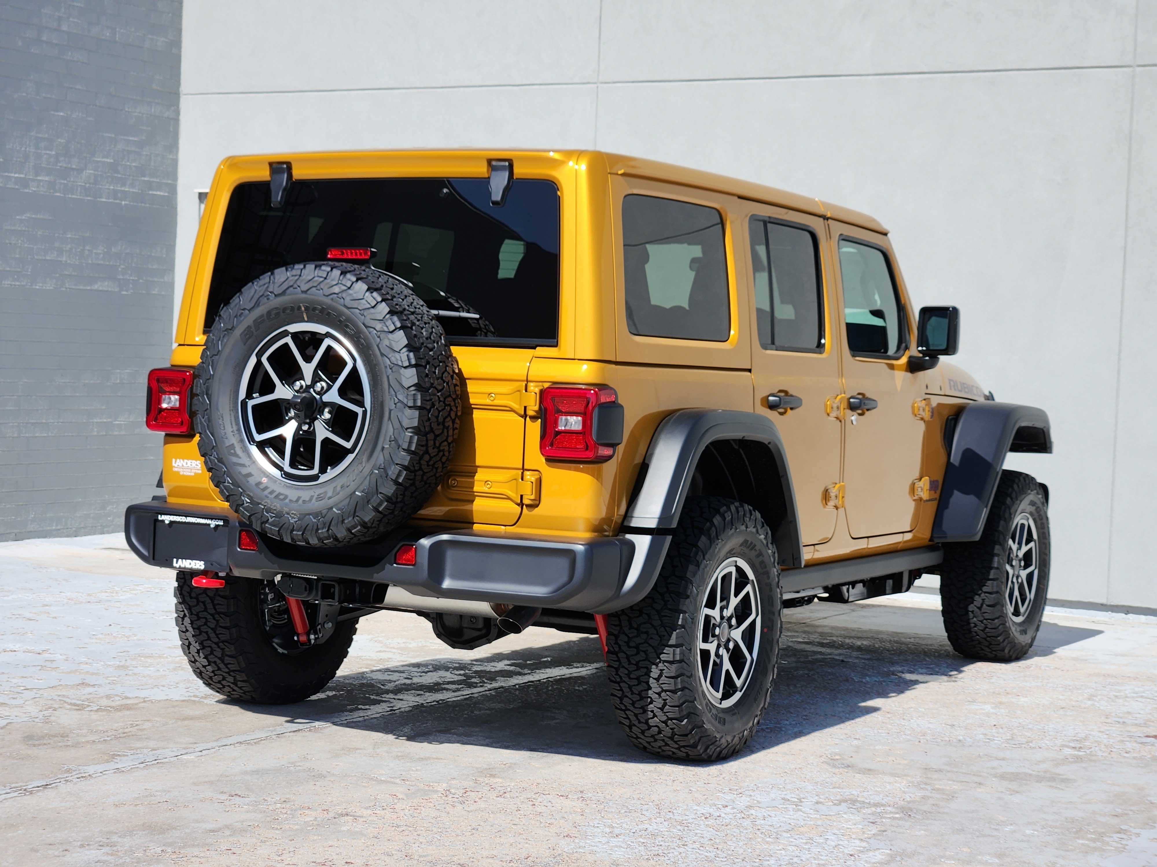 New 2026 Goldilocks Exterior Paint Jeep Rubicon image 4