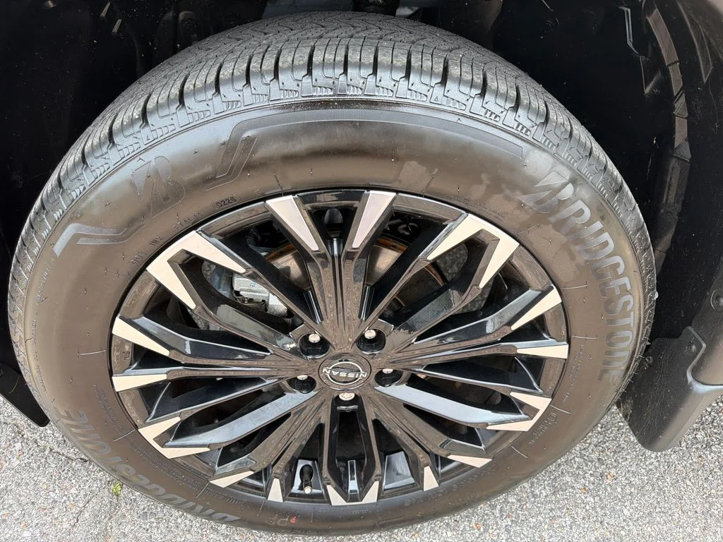 Used 2026 Boulder Gray Pearl Nissan Dark Armor image 21