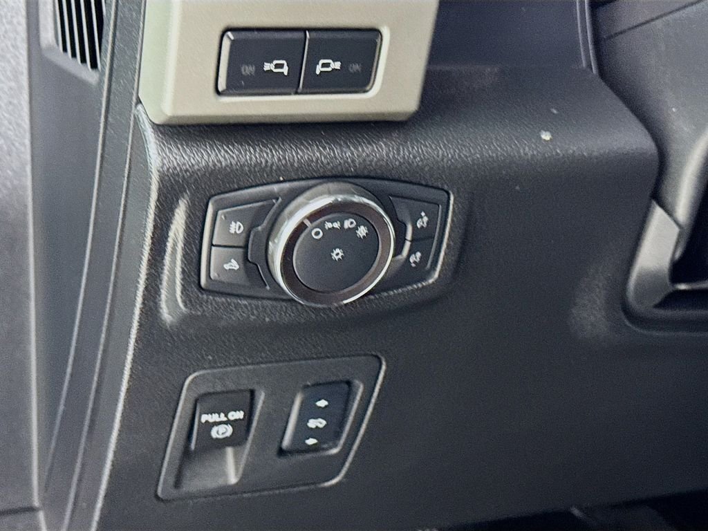 Used 2018 Stone Gray Ford Lariat image 12