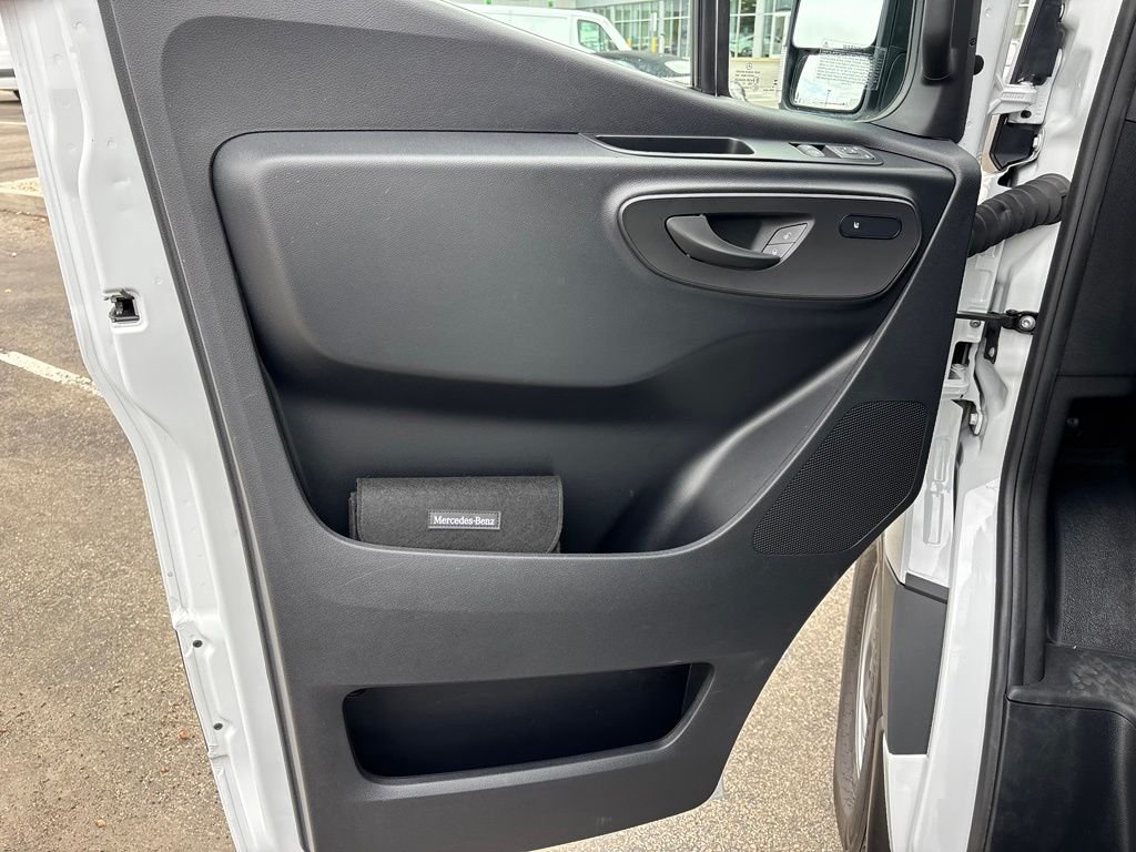 Used 2025 White Mercedes-Benz Cargo 144 WB image 19