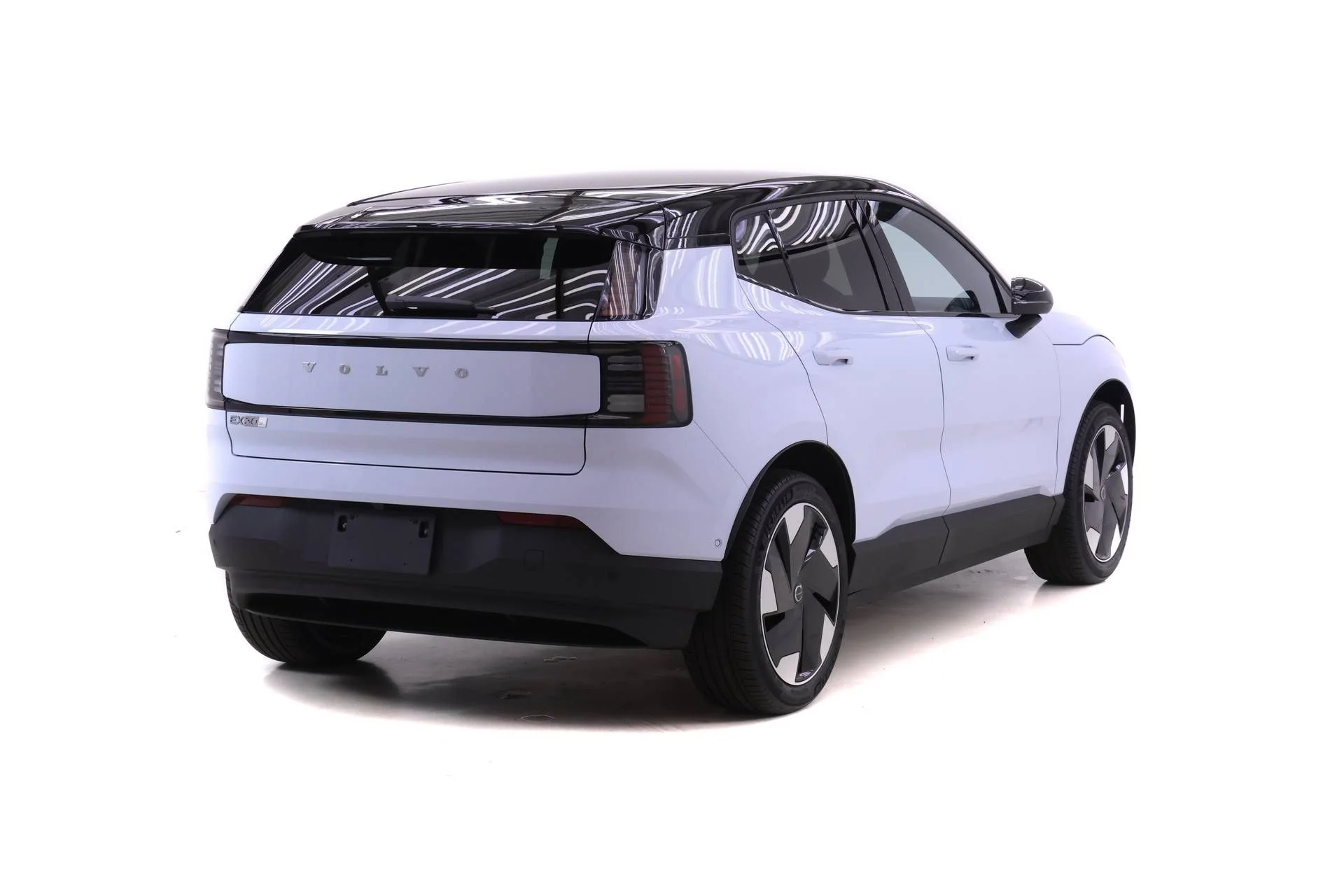 New 2026 White Volvo Twin Motor Performance Ultra image 4