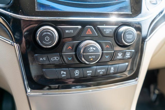 Used 2021 White Jeep Limited image 31