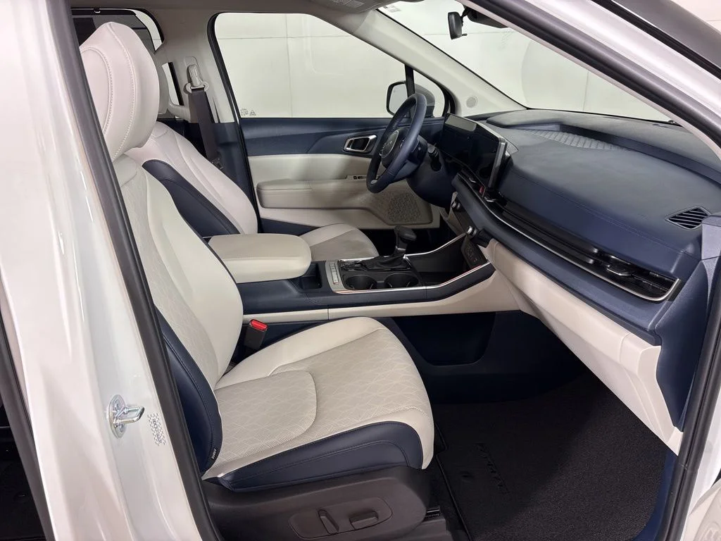 New 2026 White Kia EX image 20