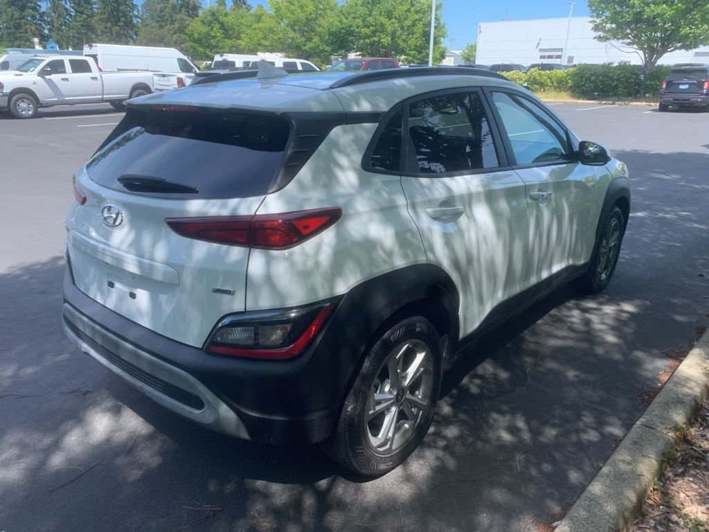 Used 2023 White Hyundai SEL image 4