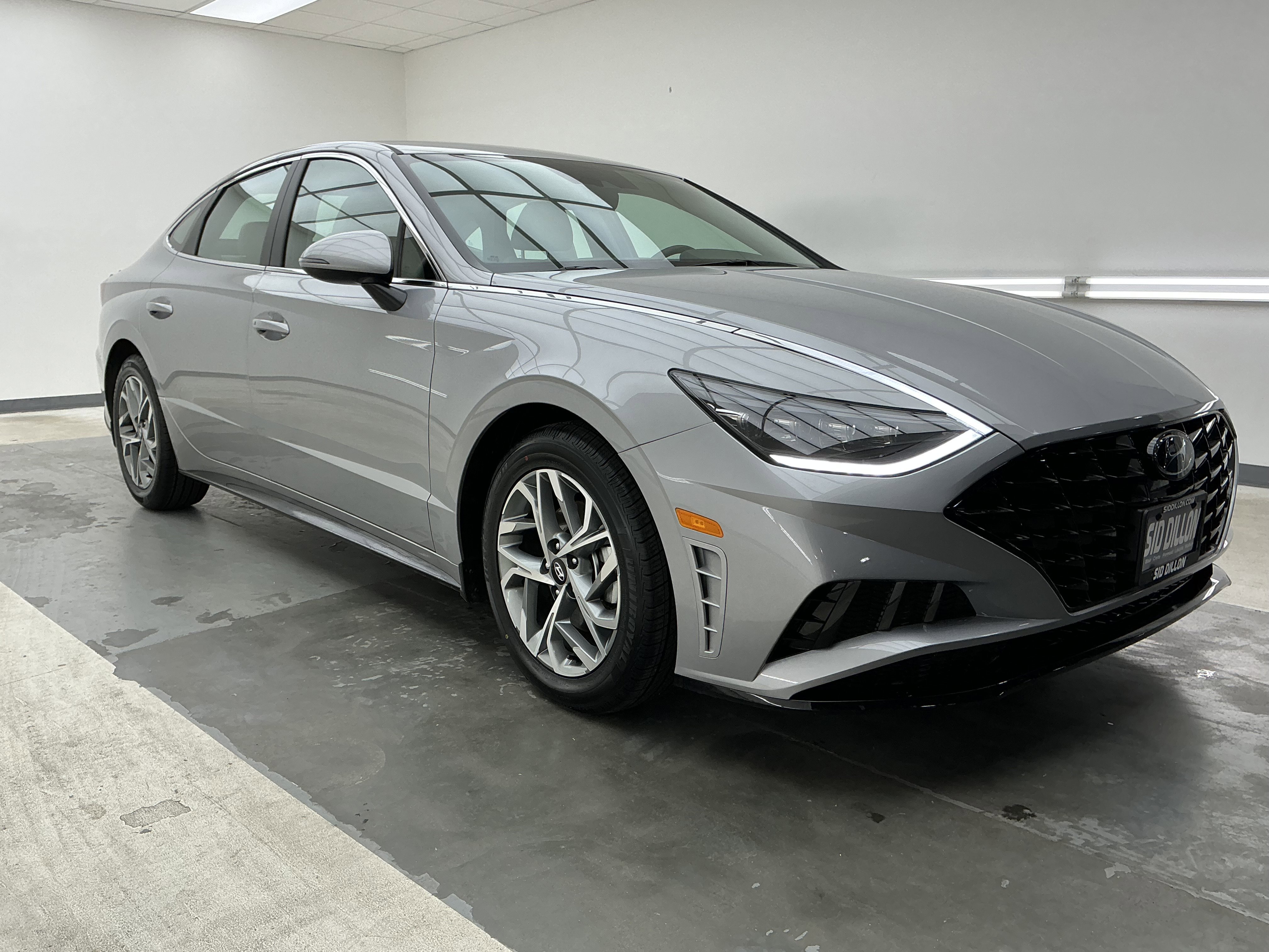Used 2023 Curated Silver Hyundai SEL image 3