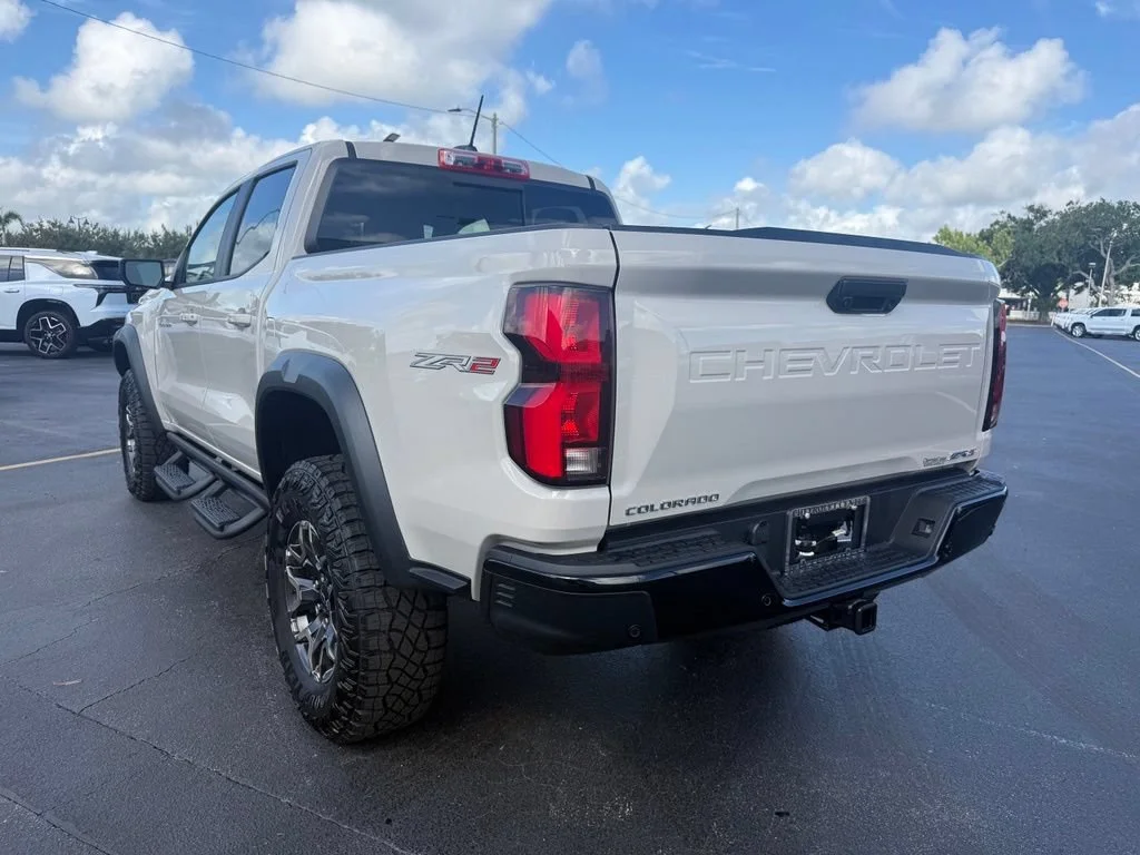 2026 Chevrolet Colorado ZR2 - Photo 6