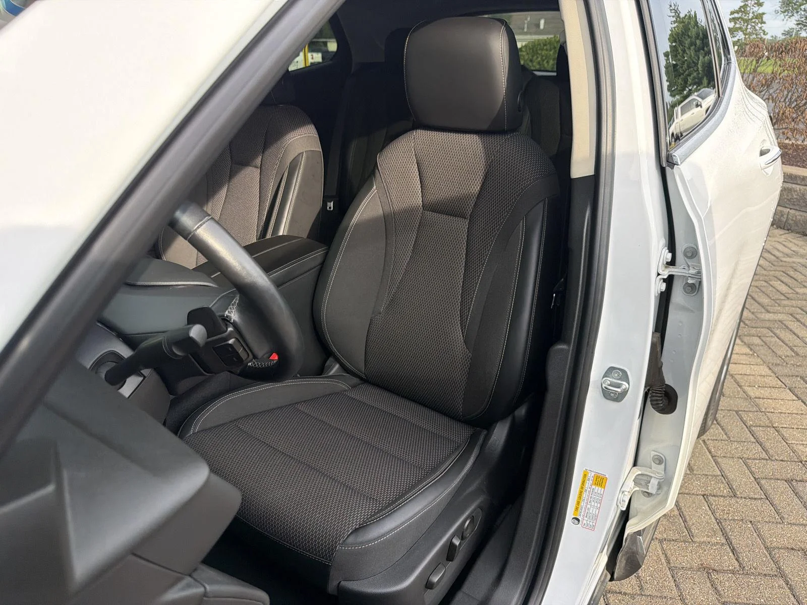 Used 2021 SUMMIT WHITE Buick Preferred image 13
