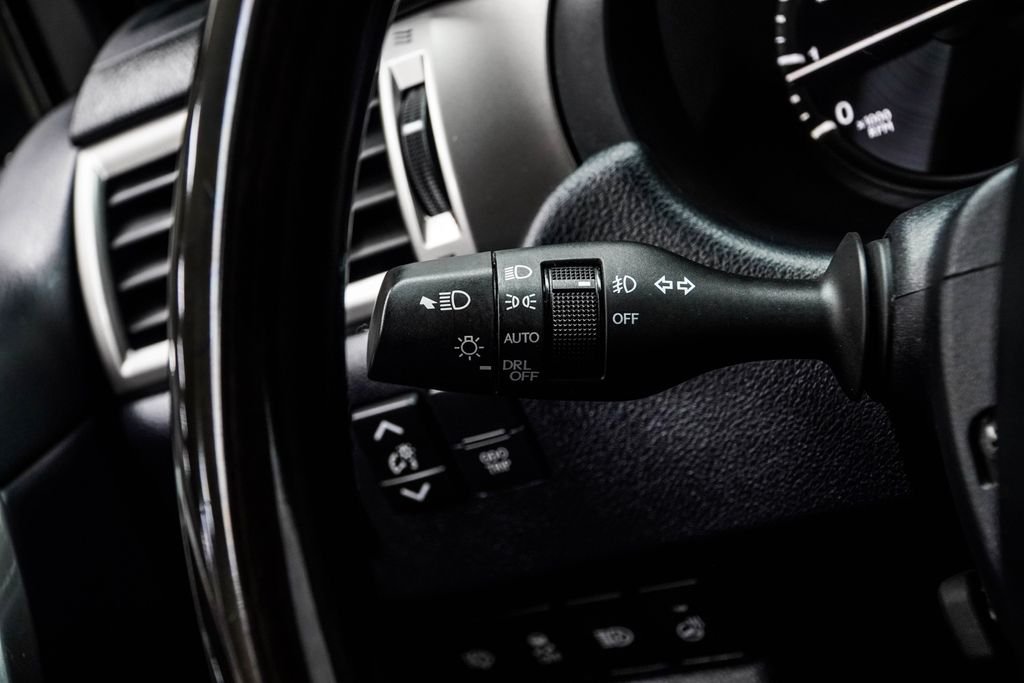 Used 2023 Black Lexus 460 image 42