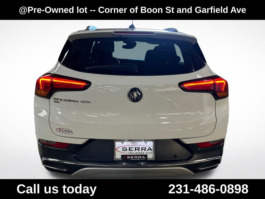 Used 2020 White Buick Essence image 4