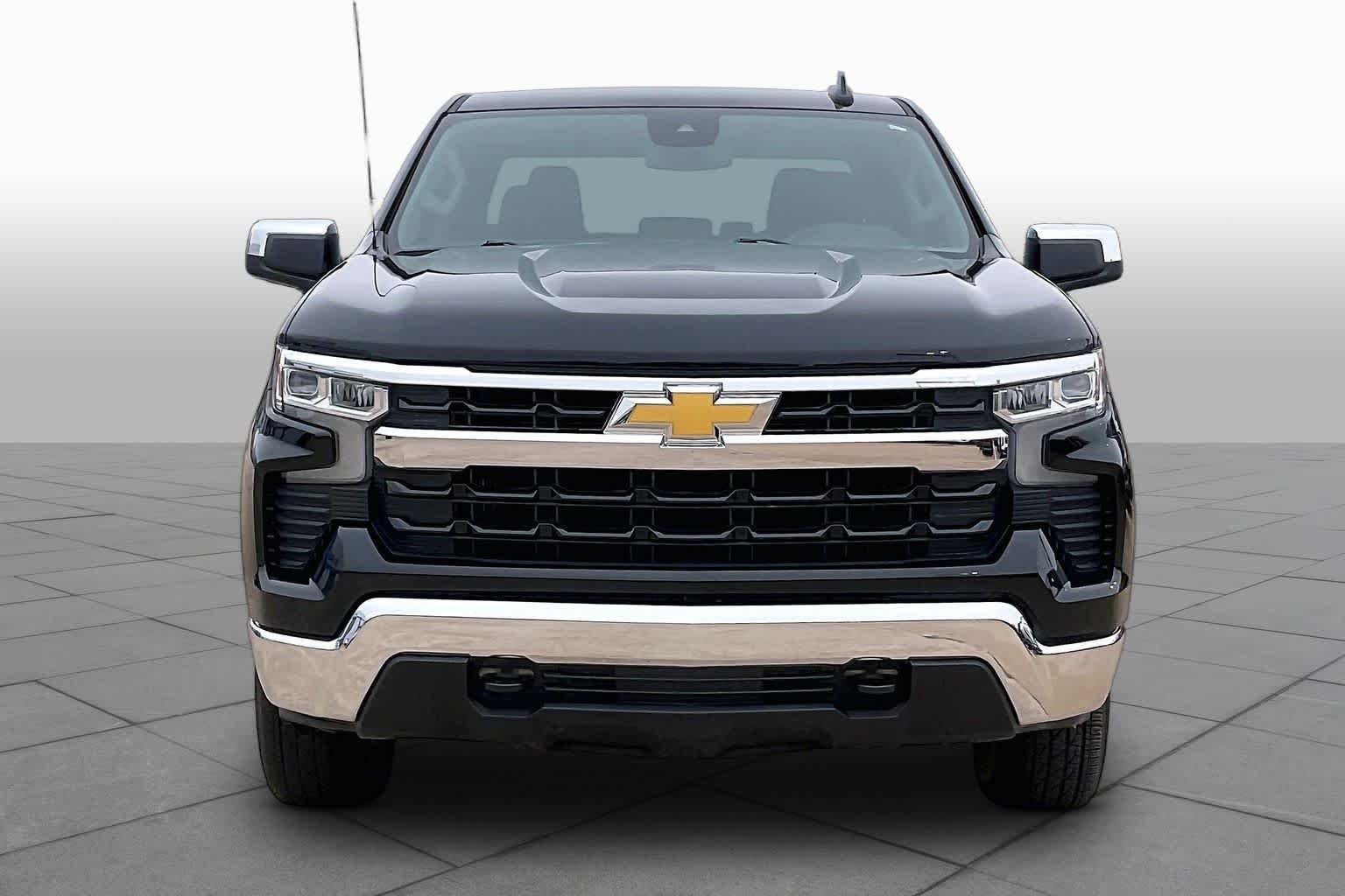 Used 2025 Black Chevrolet LT image 3