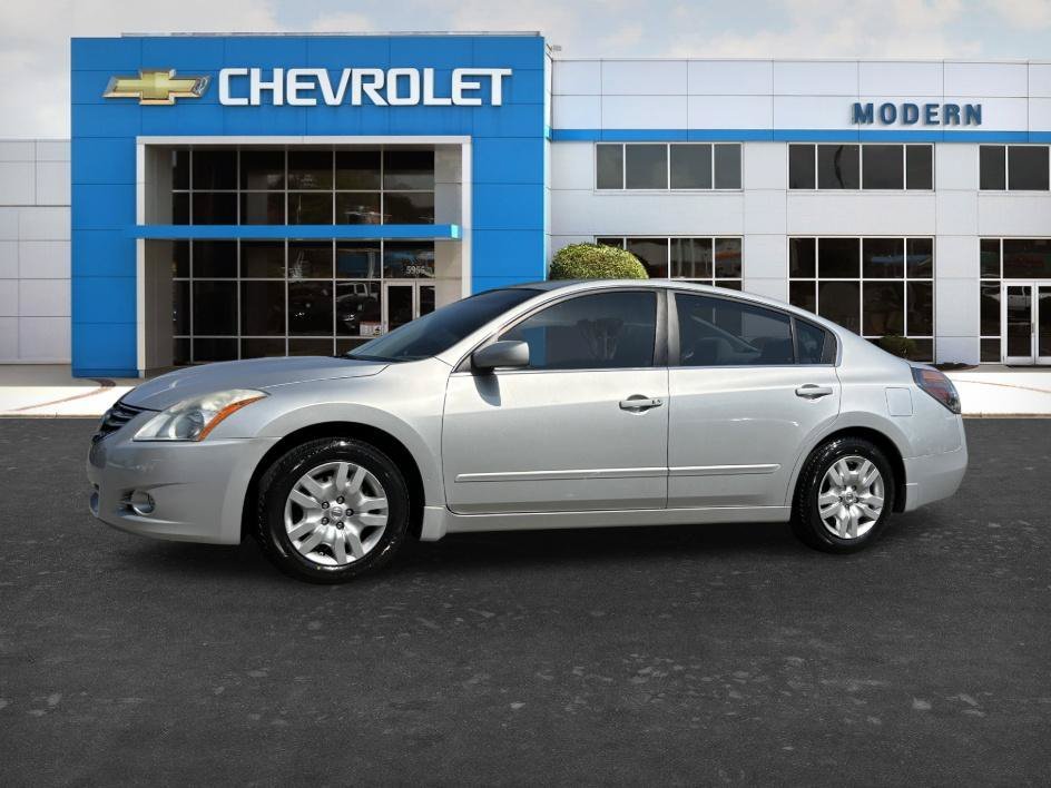 Used 2010 Radiant Silver Metallic Nissan 2.5 S image 1