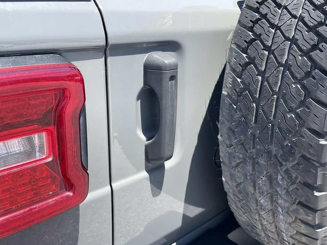 Used 2020 Gray Jeep Unlimited Sport S image 9