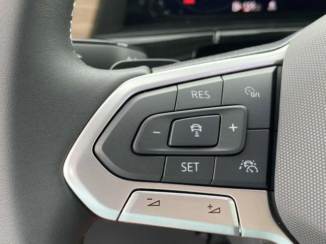 2025 Volkswagen Atlas SE w/Tech - Photo 19