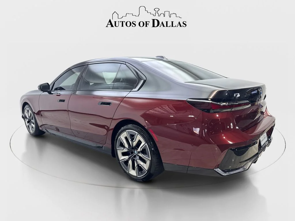 Used 2023 Red BMW xDrive60 image 10