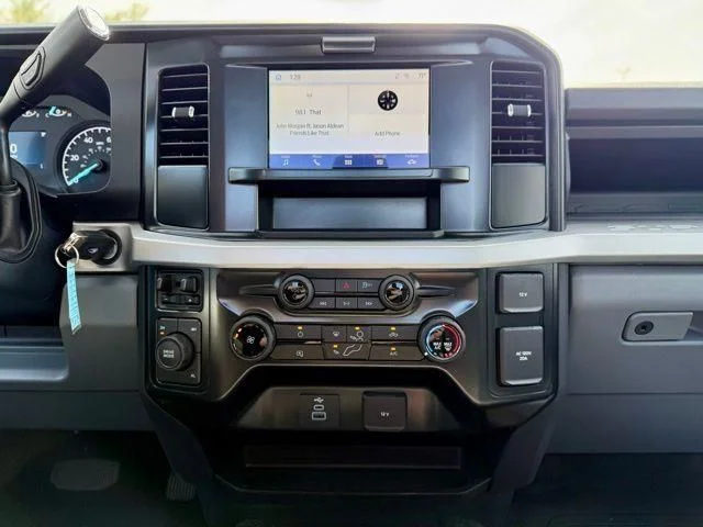 2025 Ford F-350 Super Duty Chassis Cab XL - Photo 20