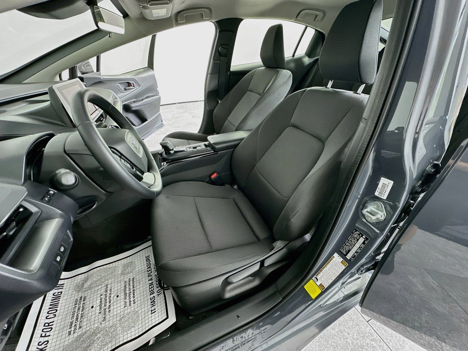 2026 Toyota Prius LE - Photo 26