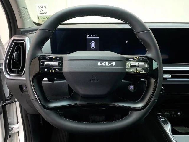 New 2026 Snow White Pearl Kia EX image 22