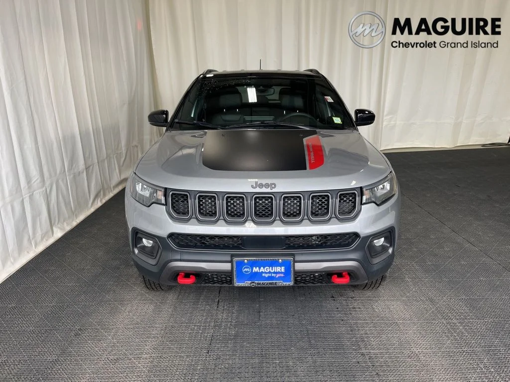 Used 2023 Silver Jeep Trailhawk image 30
