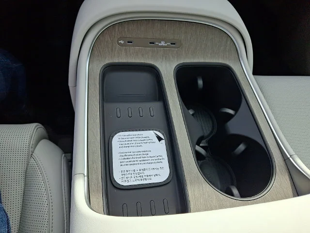 New 2027 White Hyundai SEL image 19