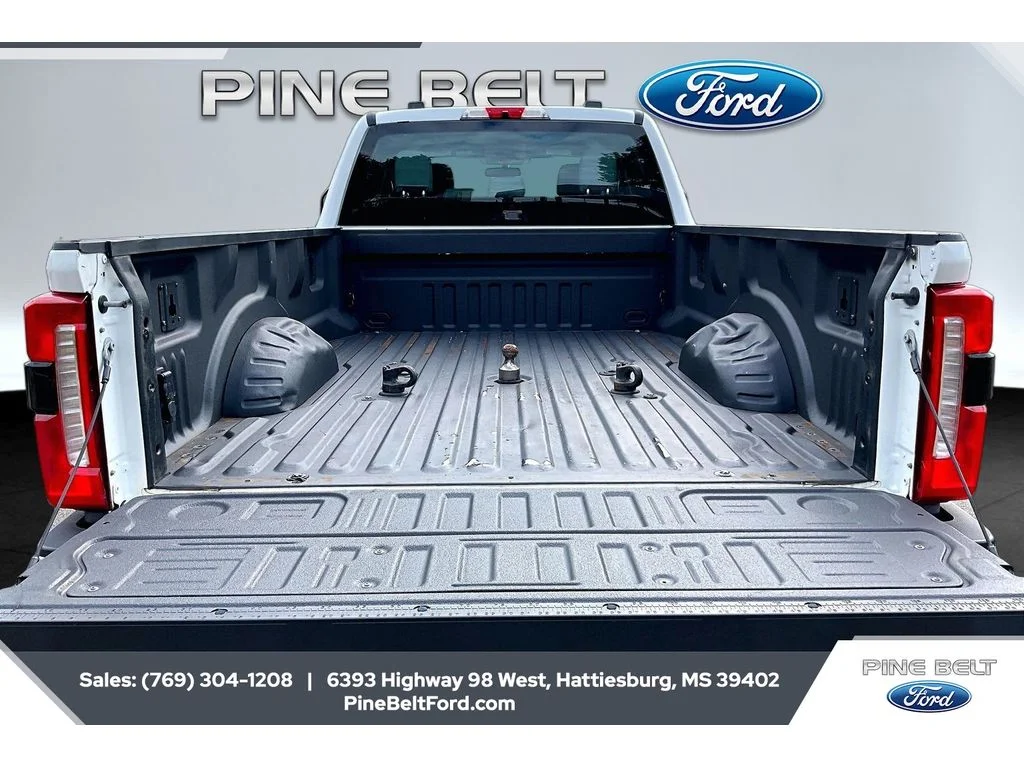 Used 2023 Oxford White Ford XLT image 12