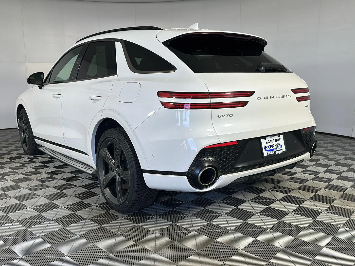 Used 2024 Uyuni White Genesis 2.5T image 5
