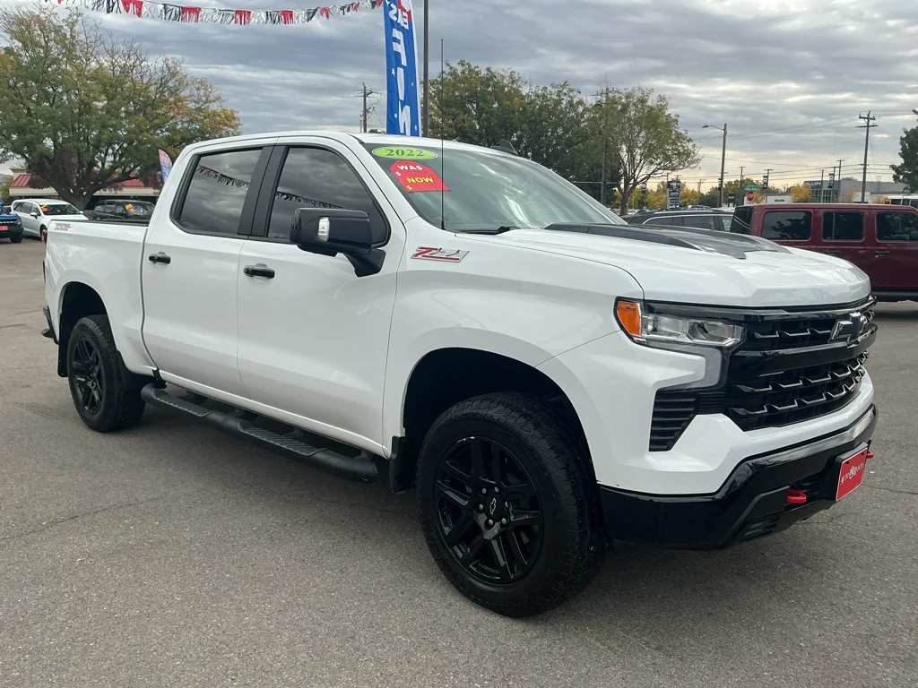 Used 2022 Summit White Chevrolet LT Trail Boss image 3