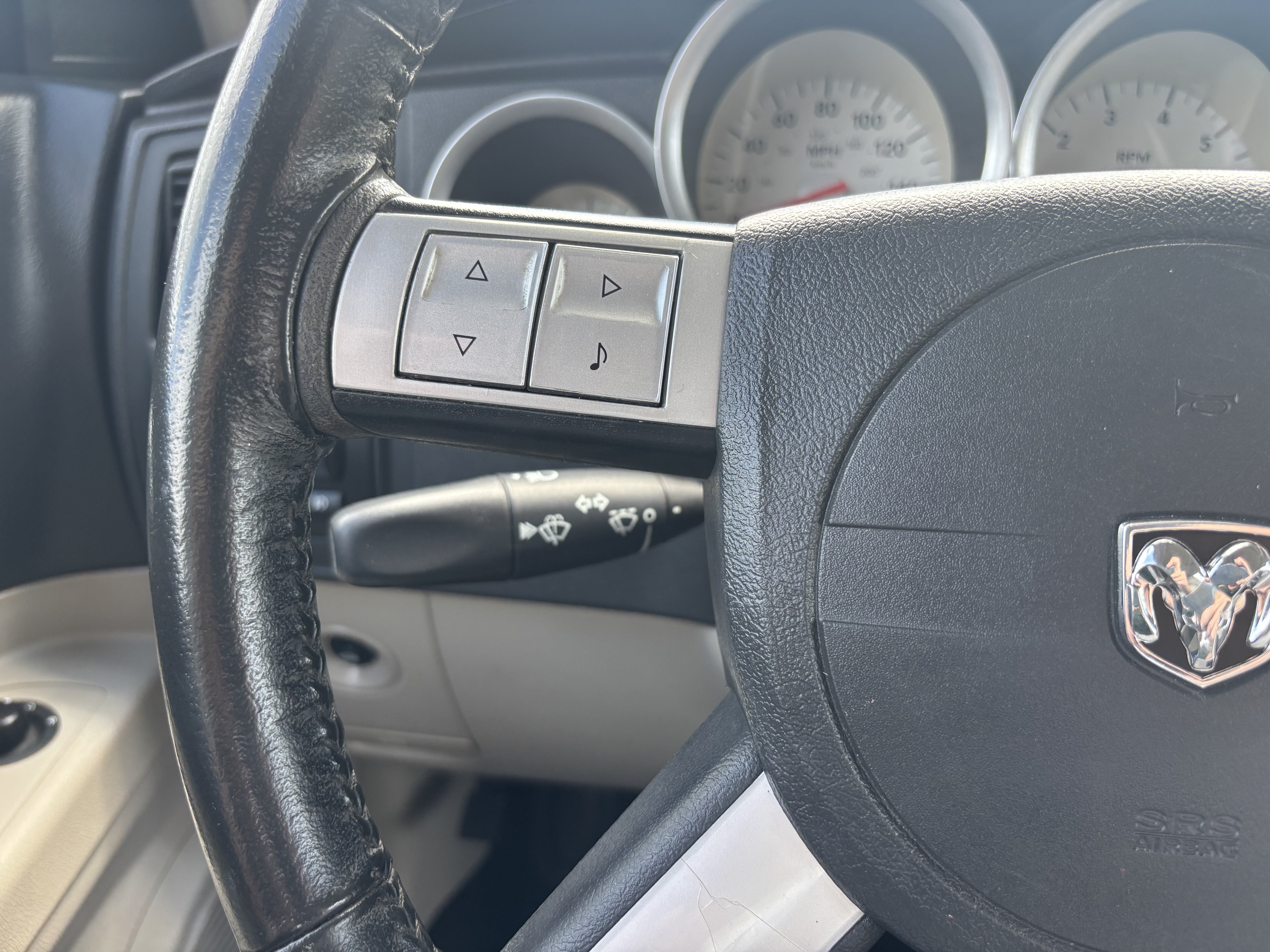 Used 2006  Dodge R/T image 15