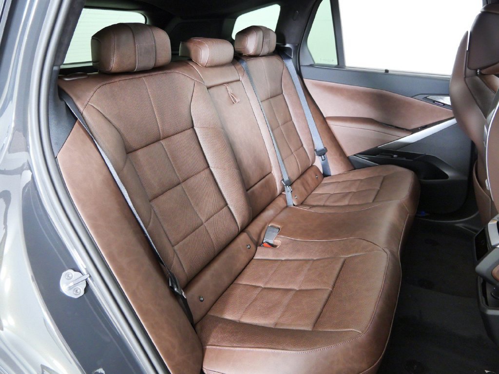New 2027 Dravit Grey Metallic BMW  image 23