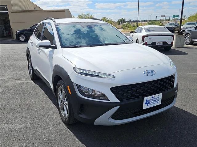 Used 2023 Lunar White Hyundai SEL (IVT) All-Wheel Drive image 5
