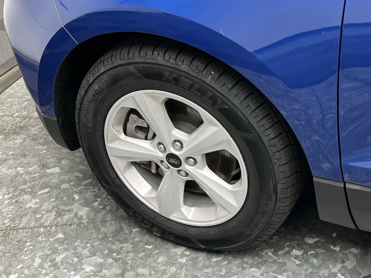 Used 2023 Blue Ford SE image 27