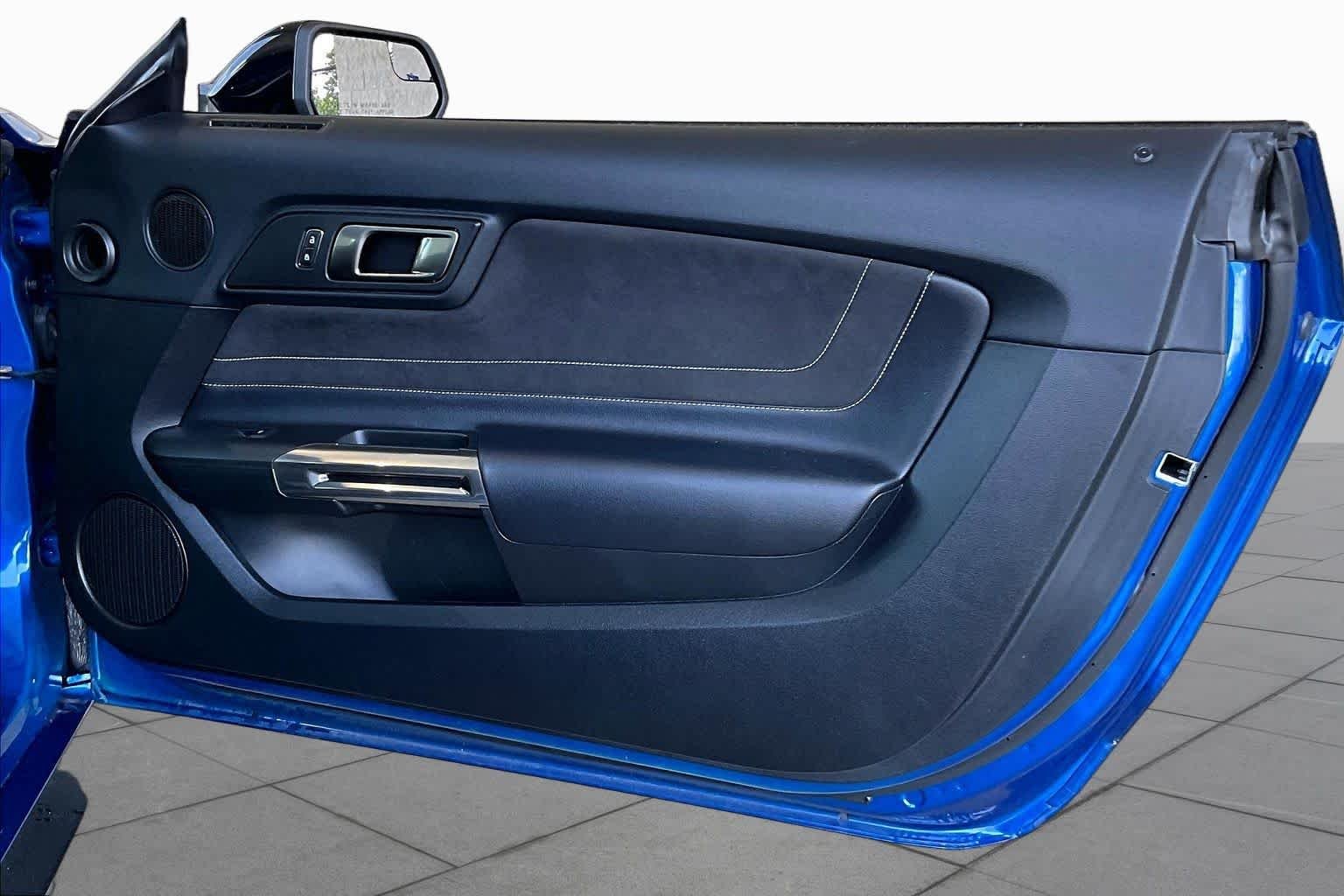 Used 2017 Blue Ford Shelby GT350 image 20