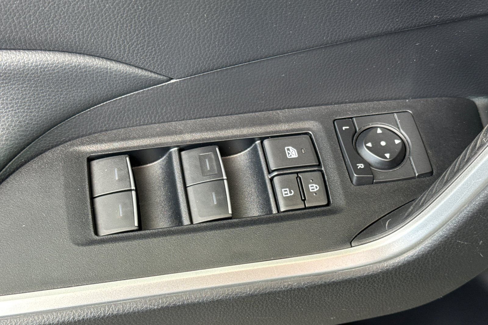 Certified Used 2023  Toyota XLE Premium image 15