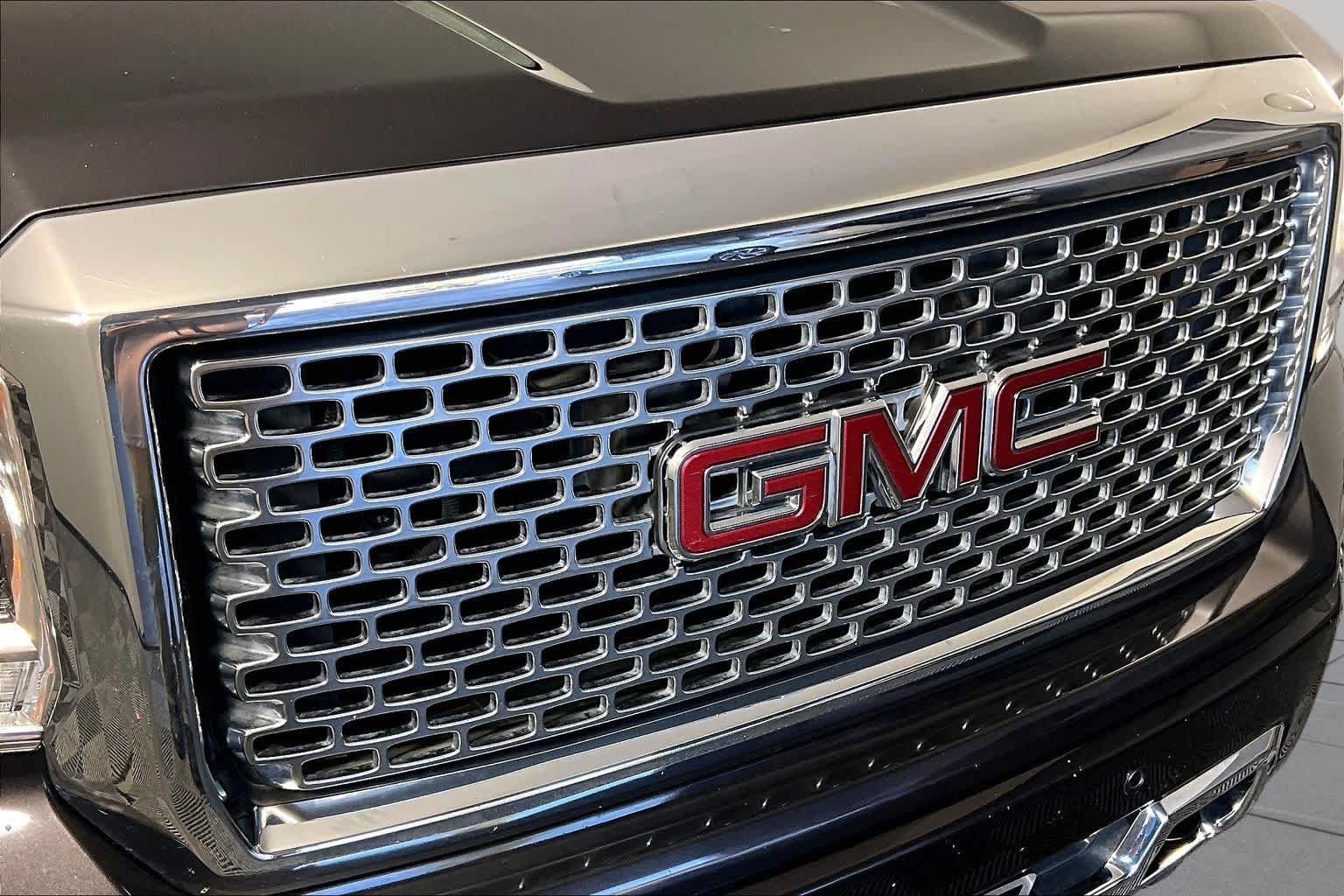 Used 2015 IRIDIUM METALLIC GMC Denali image 28
