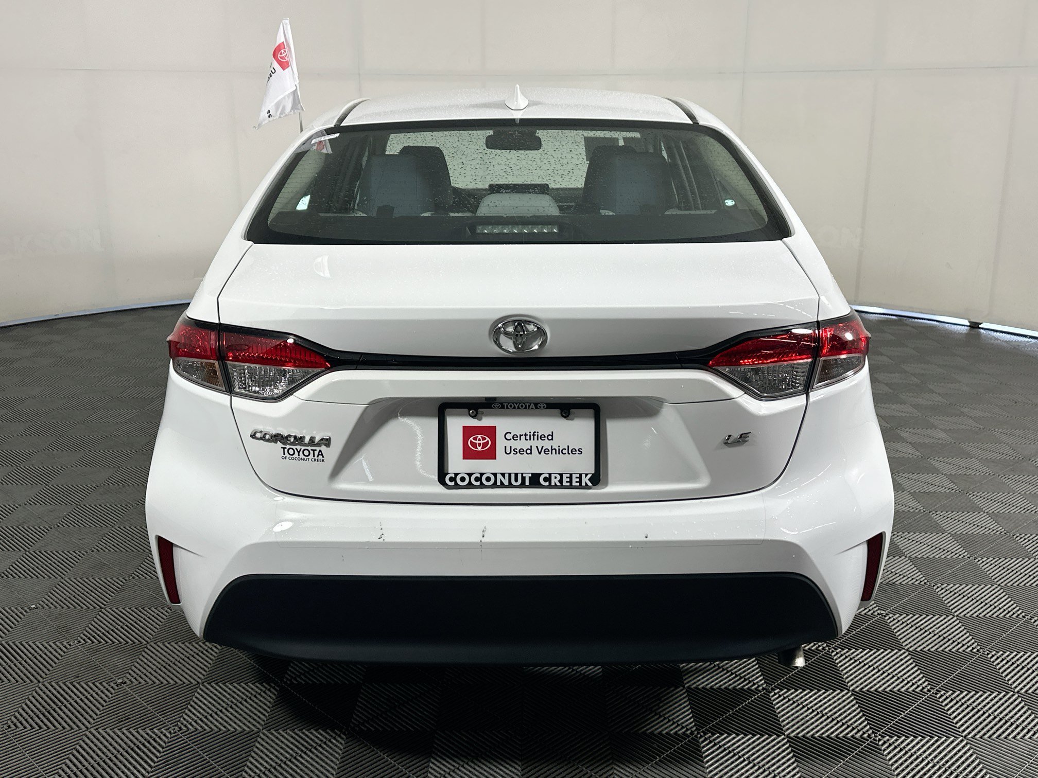 Certified Used 2025 Ice Toyota LE image 4