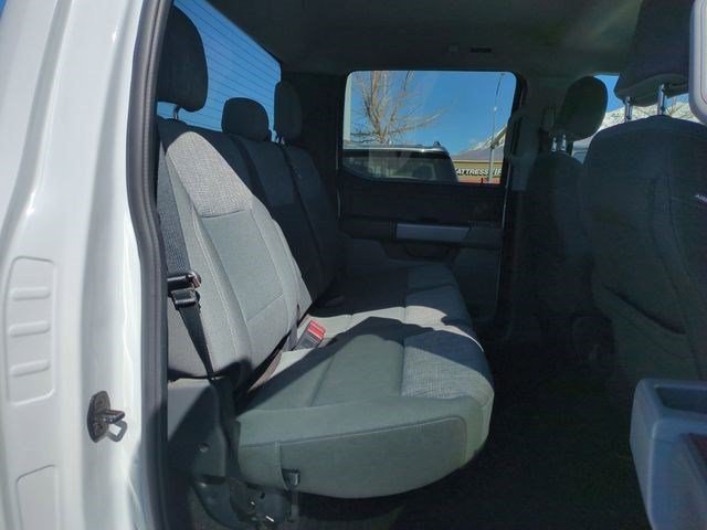 Used 2022 Oxford White Ford XLT image 29