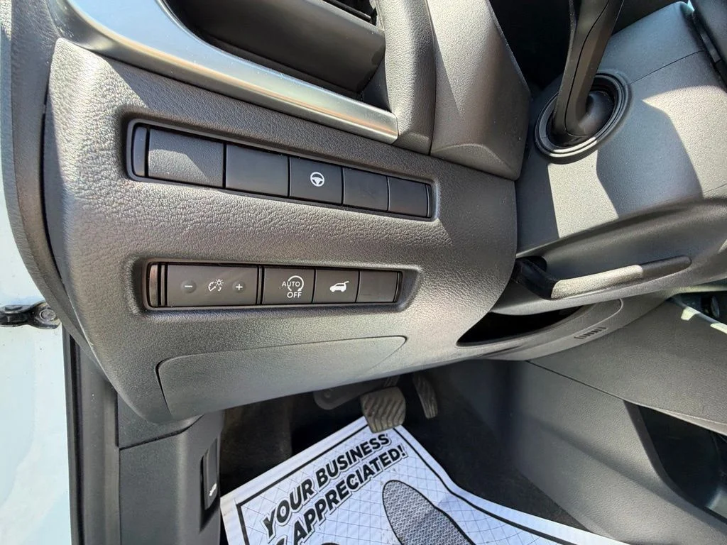 Used 2024 White Nissan SV image 17