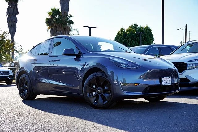 2023 Tesla Model Y Standard Range